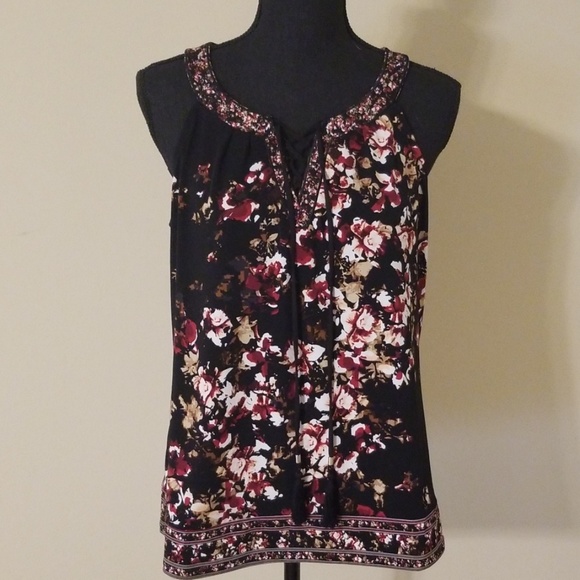 White House Black Market Tops - ☆ WHBM ☆ Sleeveless Floral Blouse Size Medium